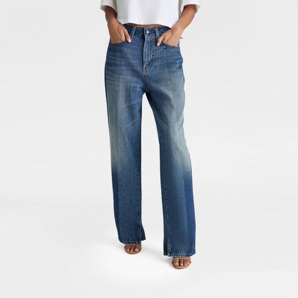 High-Rise Wide Leg Jeans in Medium Blue